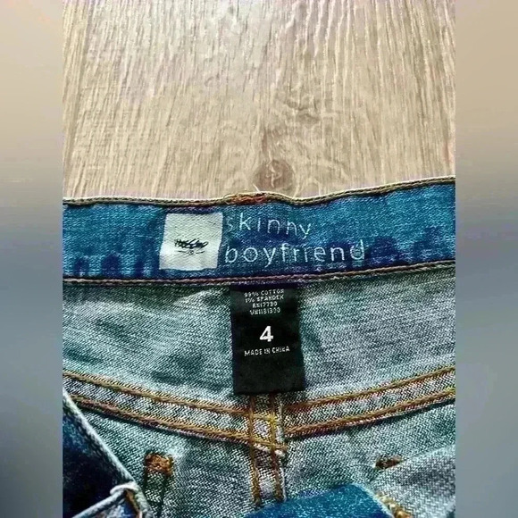 MOSSIMO -Denim Cutoff Short Size 4. Skinny Boyfriend with Made in Detroit patch - Picture 2 of 9